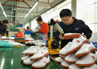 【一心五城譜新篇 】引來服裝鞋業加工廠 群眾家門口好就業